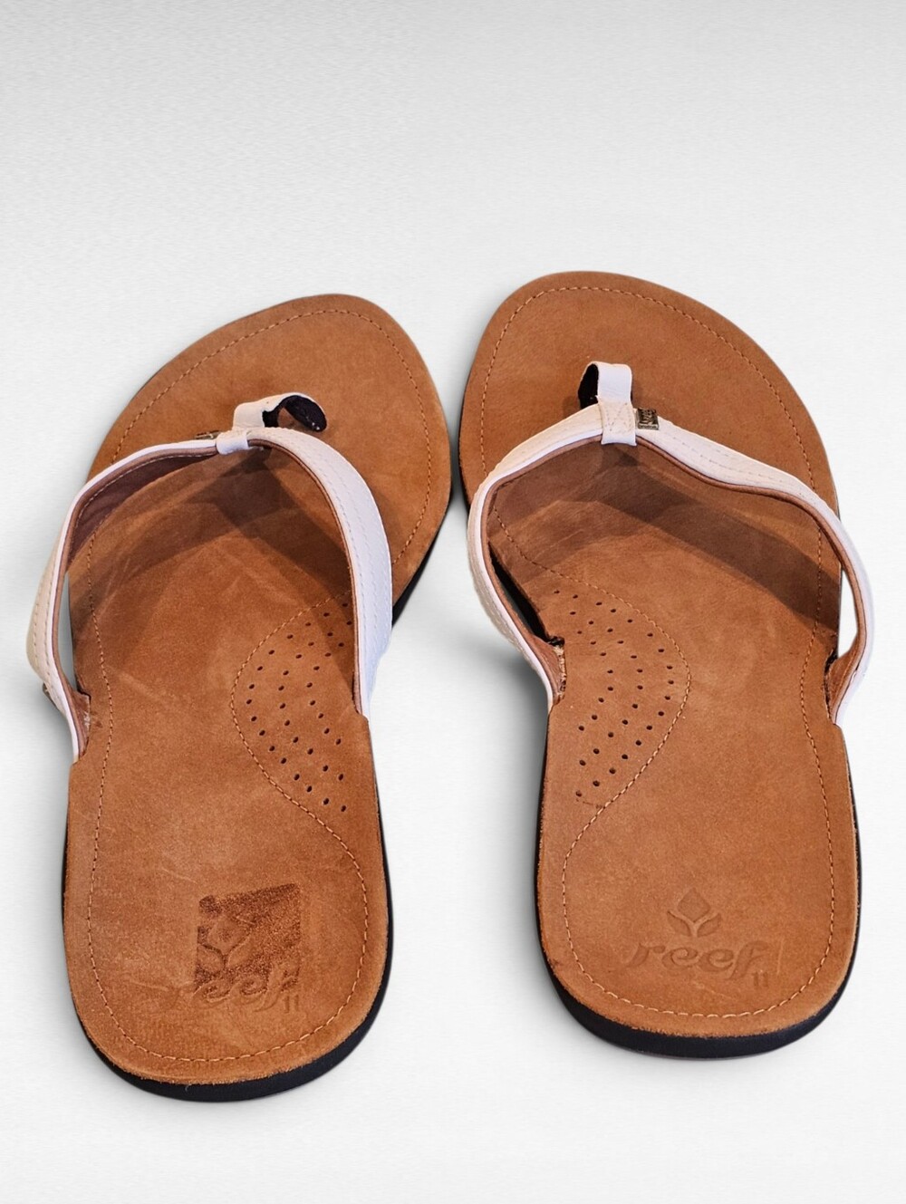 Reef Miss J-Bay Slip Flop Sandals White and Tan B-16 CLC - Picture 11 of 15